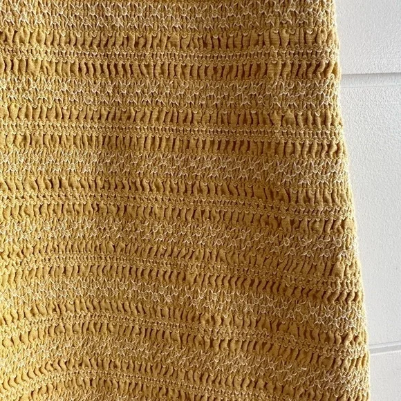 Linen Smocked Knee Length Dress - Yellow/ White Size: Estimate XS/S - Picture 4 of 14
